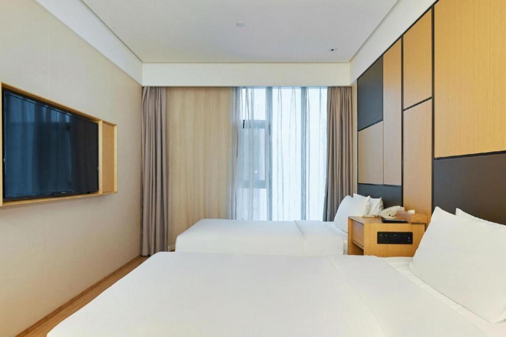 Ji Hotel Shanghai Hongqiao Yan'An XI Road Exterior foto